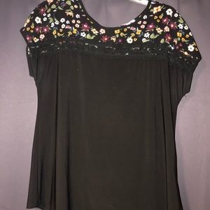 XL floral and lace blouse